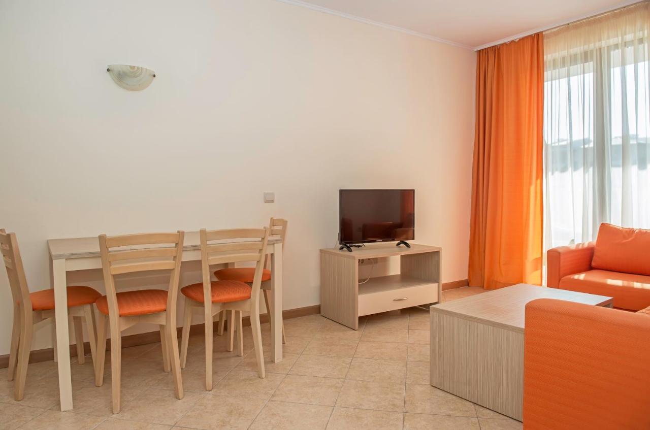 Royal Sun Apartments Pantai Sunny Luaran gambar