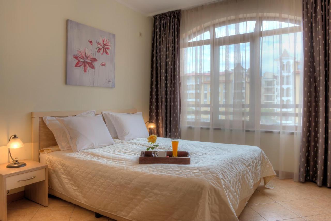 Royal Sun Apartments Pantai Sunny Luaran gambar