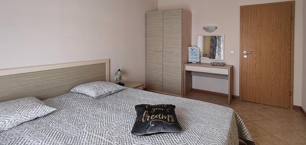 Royal Sun Apartments Pantai Sunny Luaran gambar