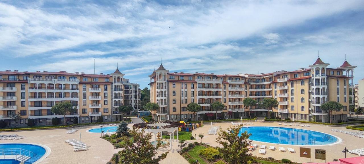 Royal Sun Apartments Pantai Sunny Luaran gambar