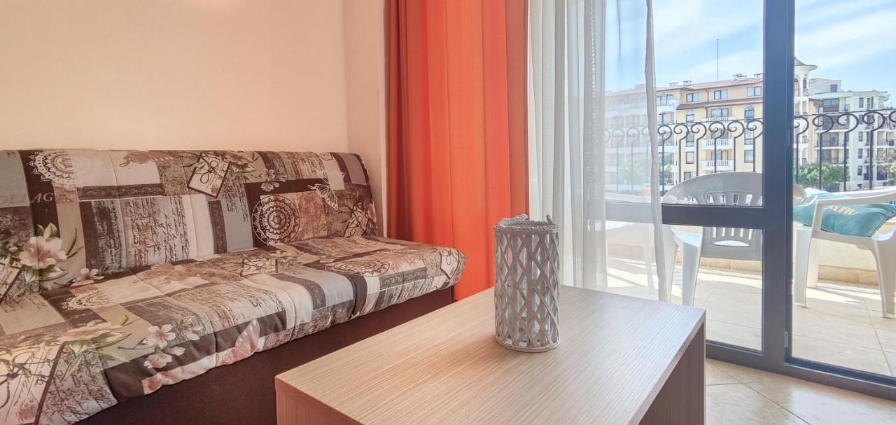 Royal Sun Apartments Pantai Sunny Luaran gambar