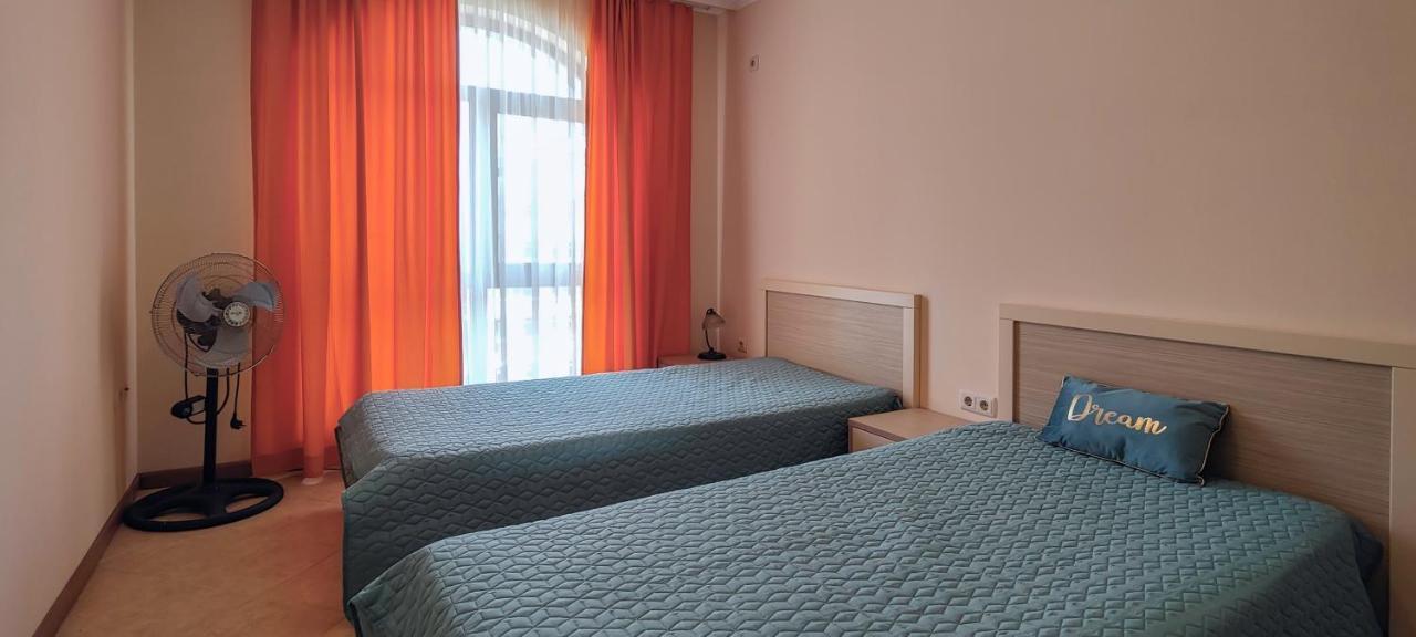 Royal Sun Apartments Pantai Sunny Luaran gambar