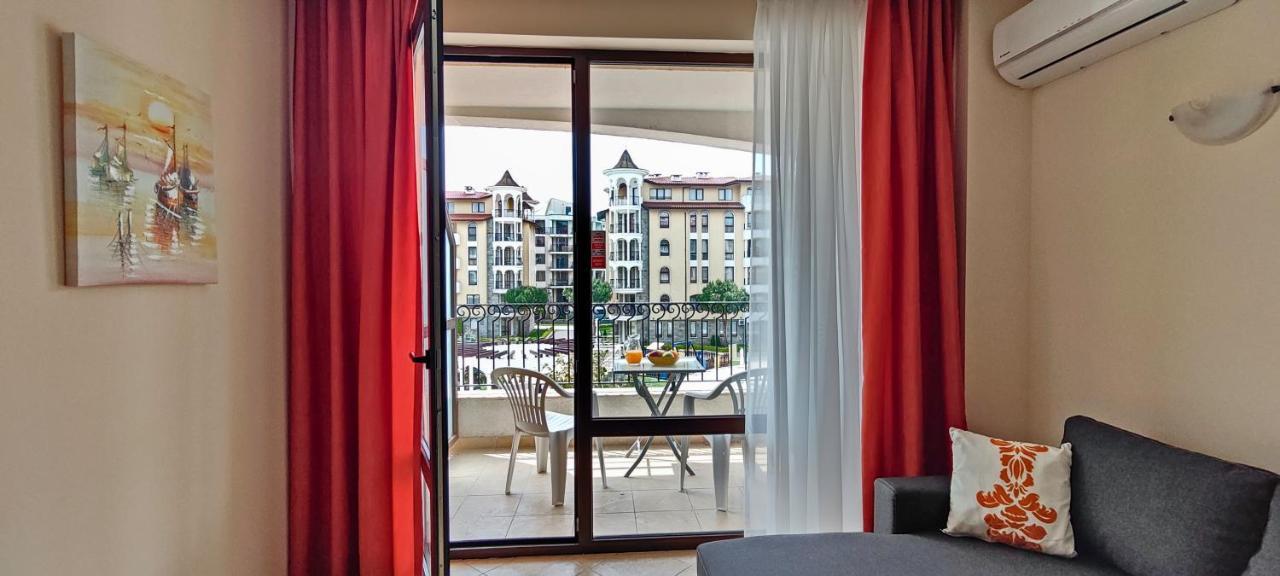 Royal Sun Apartments Pantai Sunny Luaran gambar