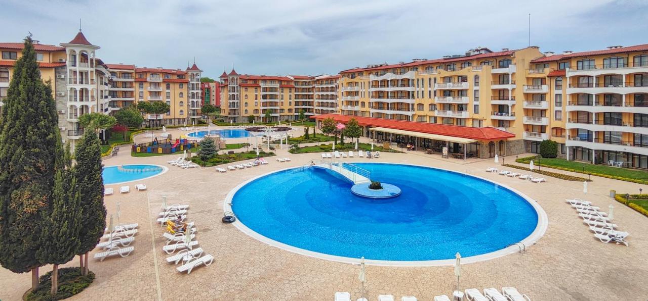 Royal Sun Apartments Pantai Sunny Luaran gambar