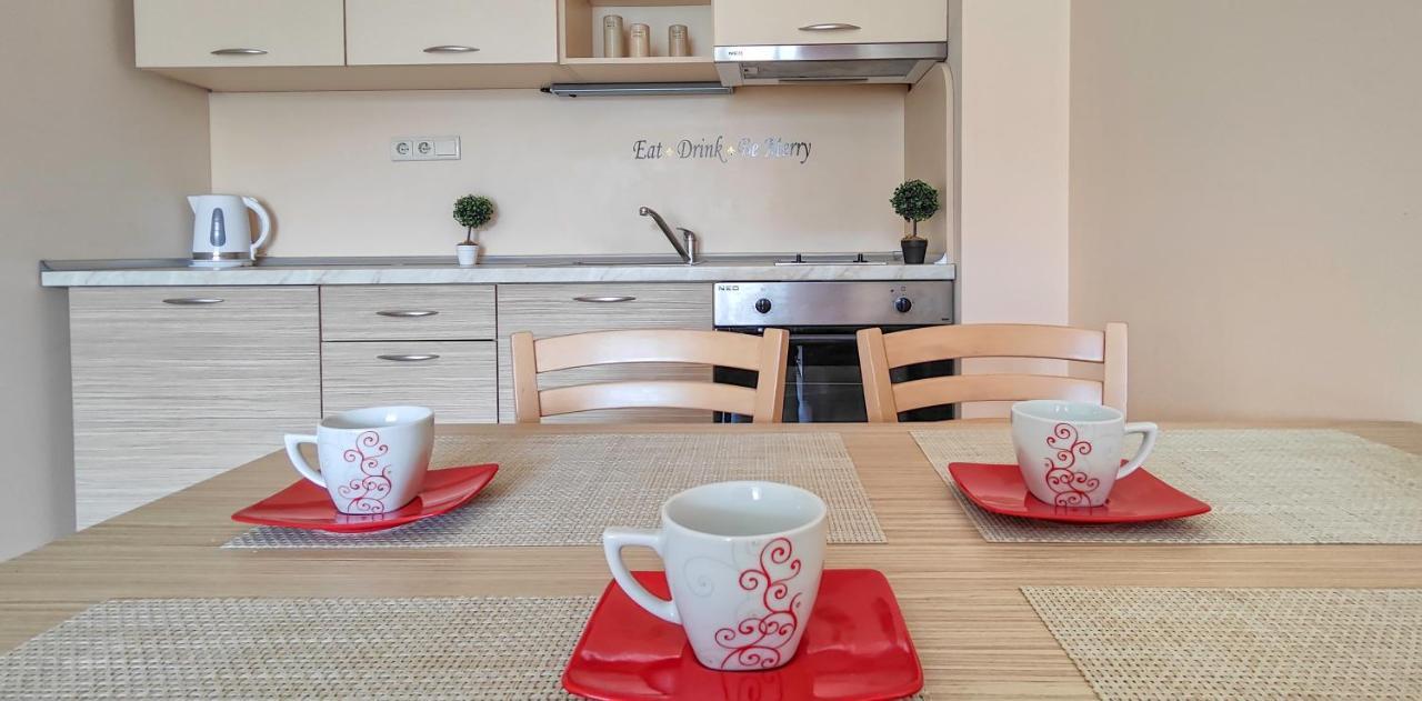 Royal Sun Apartments Pantai Sunny Luaran gambar