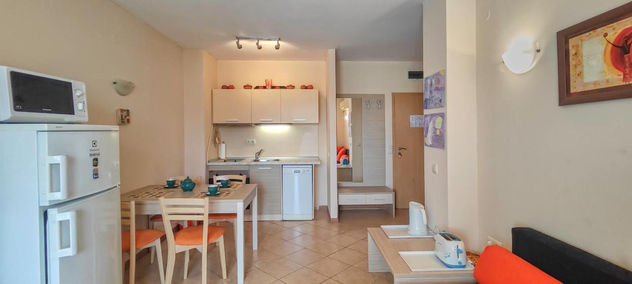 Royal Sun Apartments Pantai Sunny Luaran gambar